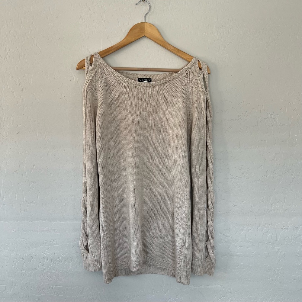 Venus sweater